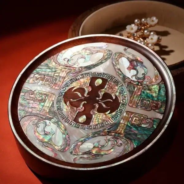 Walnut round box Jewelry Box
